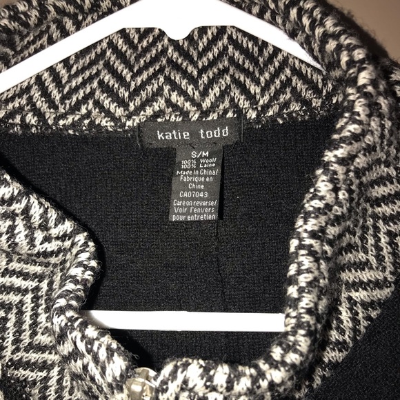 100% Wool Cape - Picture 2 of 4